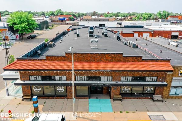 520 W 3rd St | Berkshire Hathaway HomeServices Da-Ly Realty
