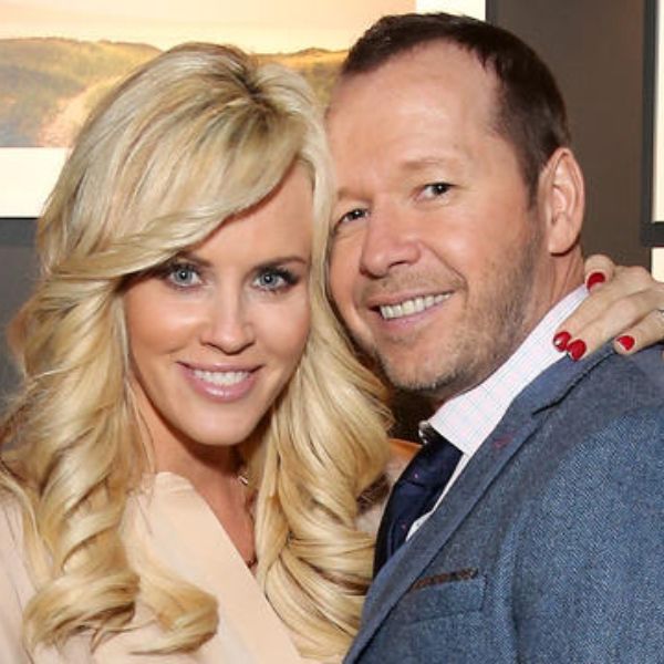 Enquanto casado com outra pessoa, Donnie Wahlberg engravidou sua namorada, Michelle Tomlinson; Ele a deixou após descobrir a gravidez e a deixou sozinha para criar seu precioso filho. Aqui estão alguns fatos intrigantes sobre a família Wahlberg.
