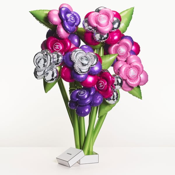 Discover The CHANEL Gift Finder